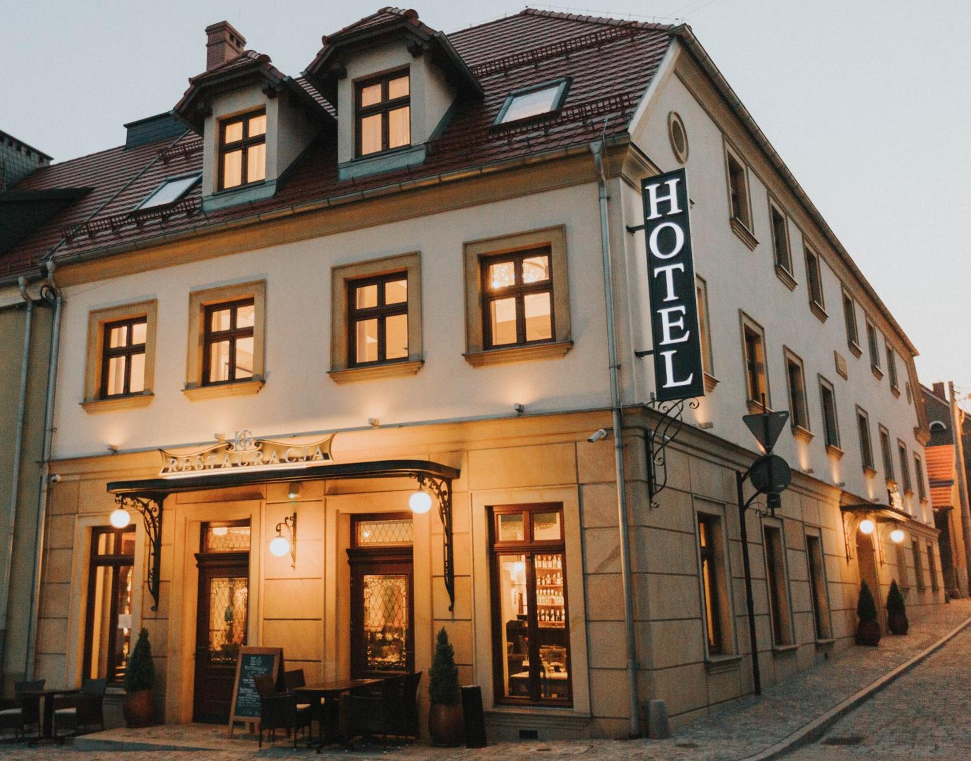 Hg Hotel Toszek Esterno foto