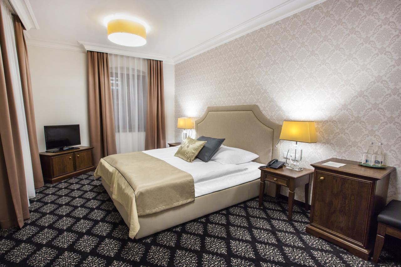Hg Hotel Toszek Esterno foto